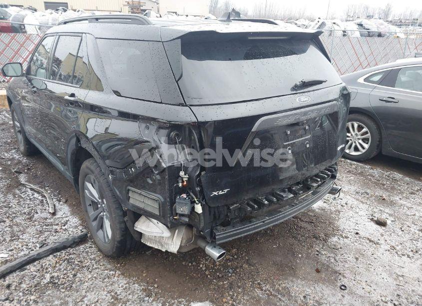 Photo 3 of 2022 Ford Explorer XLT (VIN 1FMSK8DH8NGB96829)