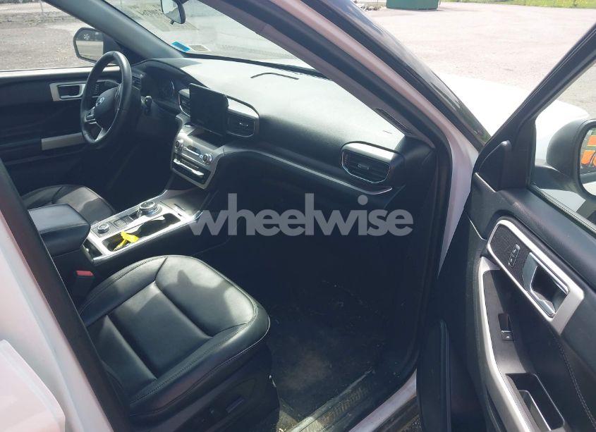 Photo 5 of 2022 Ford Explorer XLT (VIN 1FMSK8DH8NGB99424)
