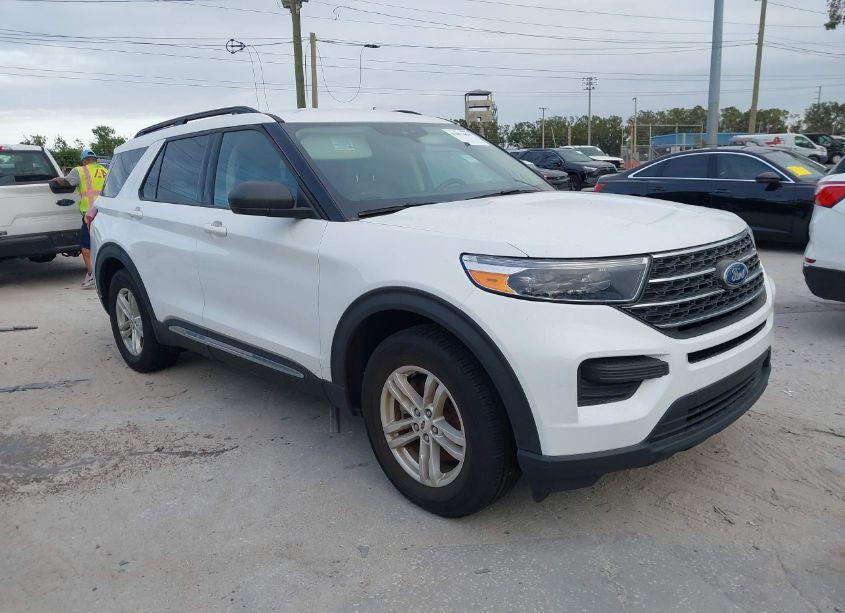 2022 Ford Explorer XLT (VIN 1FMSK8DH8NGC02824) main photo