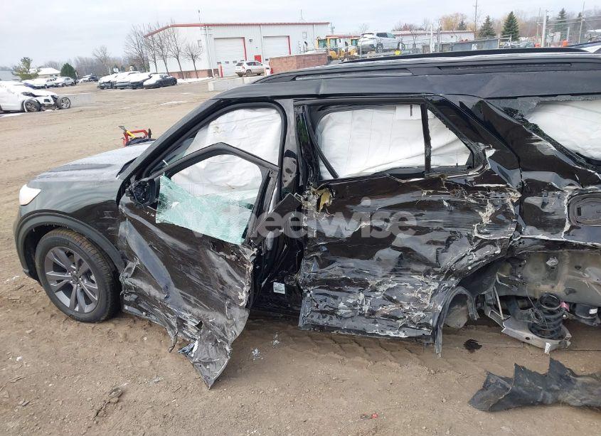 Photo 13 of 2023 Ford Explorer XLT (VIN 1FMSK8DH8PGB79421)