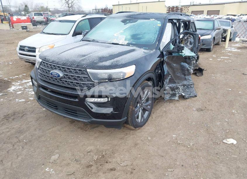 Photo 2 of 2023 Ford Explorer XLT (VIN 1FMSK8DH8PGB79421)