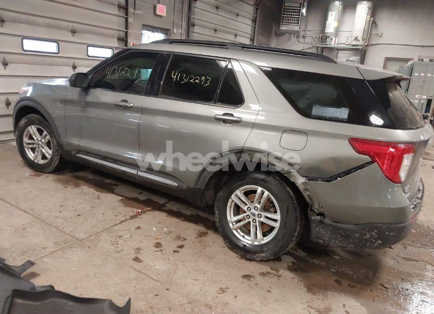 Photo 3 of 2020 Ford Explorer XLT (VIN 1FMSK8DH9LGA35953)