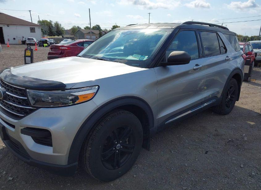 Photo 2 of 2020 Ford Explorer XLT (VIN 1FMSK8DH9LGA89611)