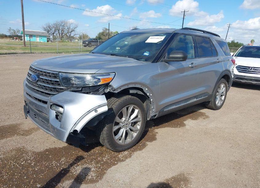 Photo 2 of 2020 Ford Explorer XLT (VIN 1FMSK8DH9LGB31064)