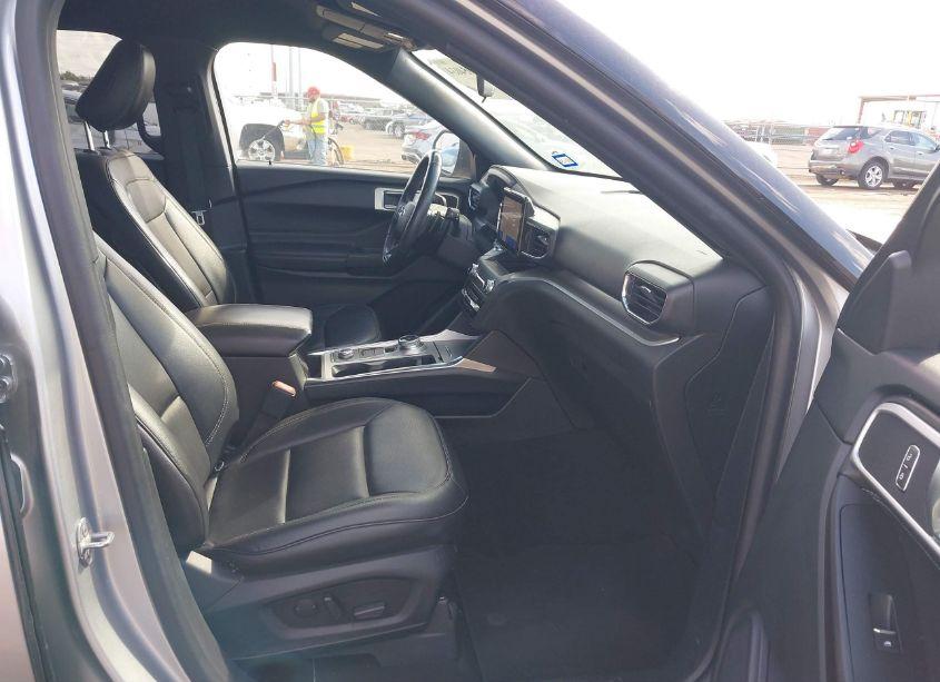 Photo 5 of 2020 Ford Explorer XLT (VIN 1FMSK8DH9LGB31064)