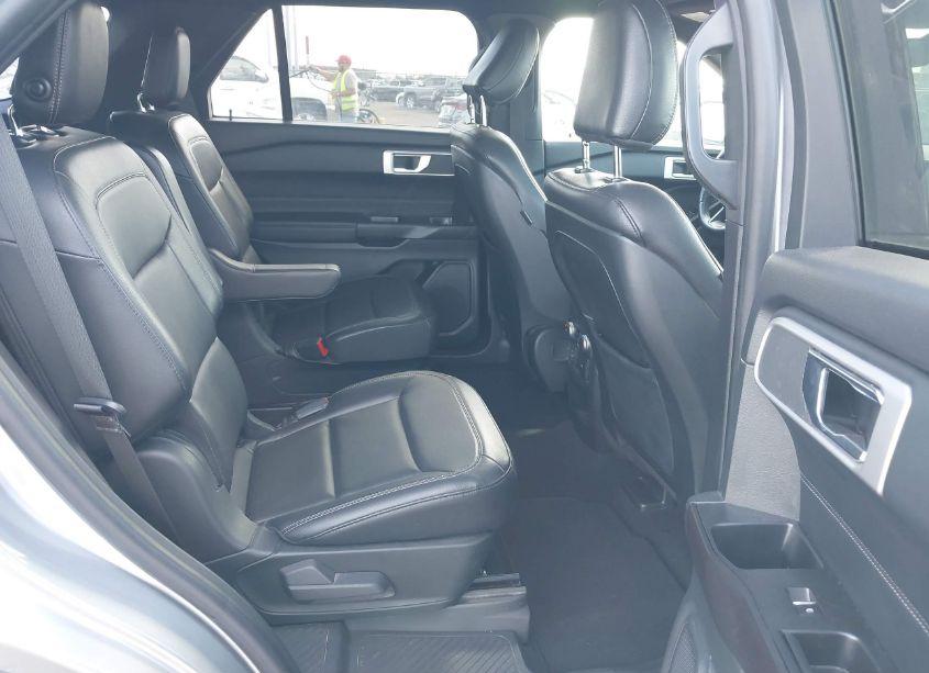 Photo 8 of 2020 Ford Explorer XLT (VIN 1FMSK8DH9LGB31064)