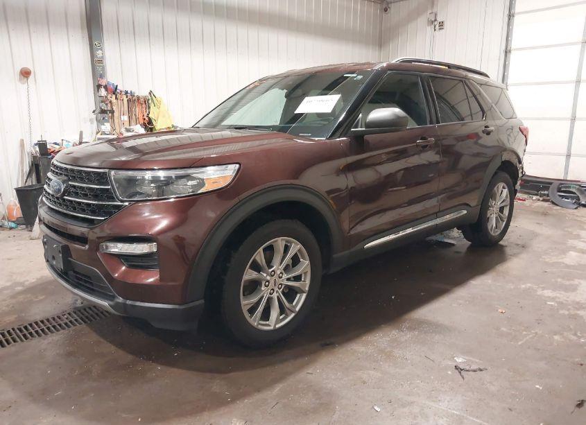 Photo 2 of 2020 Ford Explorer XLT (VIN 1FMSK8DH9LGB41965)