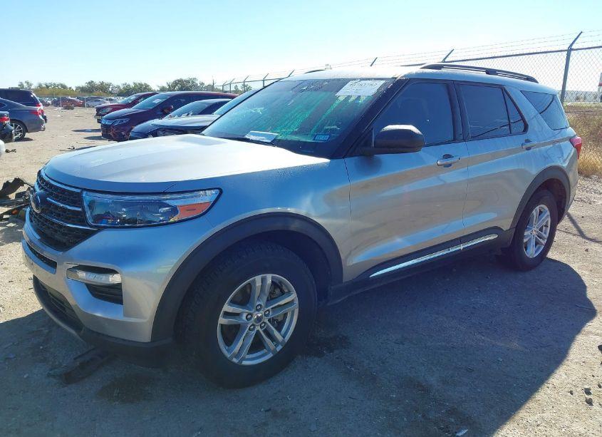Photo 2 of 2020 Ford Explorer XLT (VIN 1FMSK8DH9LGC26580)