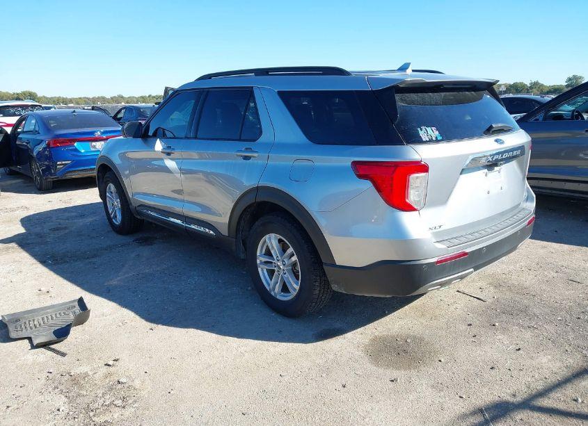 Photo 3 of 2020 Ford Explorer XLT (VIN 1FMSK8DH9LGC26580)