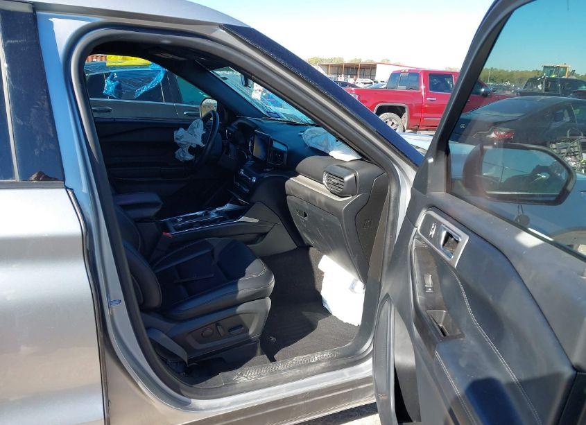 Photo 5 of 2020 Ford Explorer XLT (VIN 1FMSK8DH9LGC26580)