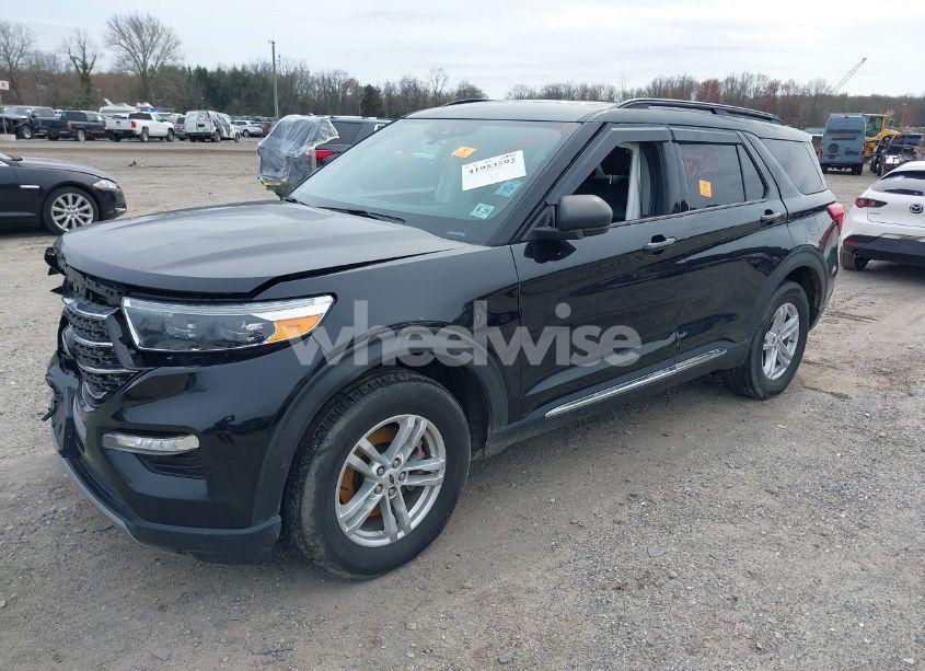 Photo 2 of 2020 Ford Explorer XLT (VIN 1FMSK8DH9LGC86987)