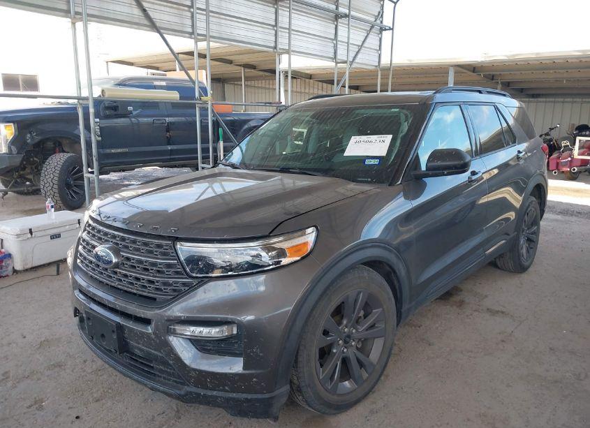 Photo 2 of 2021 Ford Explorer XLT (VIN 1FMSK8DH9MGA53869)