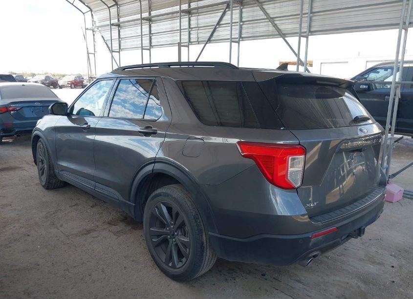 Photo 3 of 2021 Ford Explorer XLT (VIN 1FMSK8DH9MGA53869)