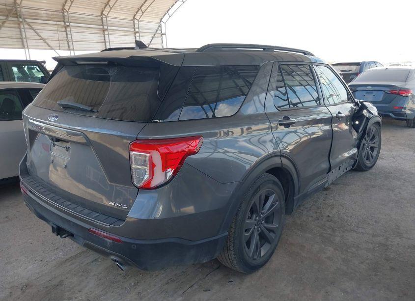 Photo 4 of 2021 Ford Explorer XLT (VIN 1FMSK8DH9MGA53869)