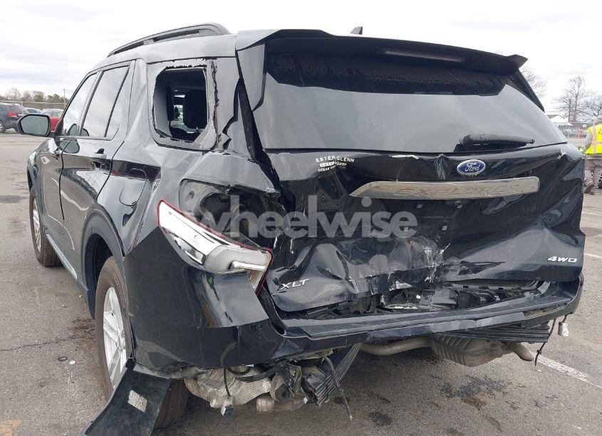 Photo 3 of 2021 Ford Explorer XLT (VIN 1FMSK8DH9MGA90940)