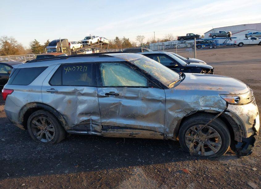Photo 13 of 2021 Ford Explorer XLT (VIN 1FMSK8DH9MGC10364)