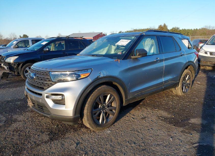 Photo 2 of 2021 Ford Explorer XLT (VIN 1FMSK8DH9MGC10364)