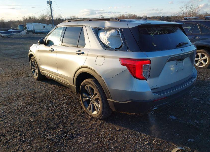 Photo 3 of 2021 Ford Explorer XLT (VIN 1FMSK8DH9MGC10364)