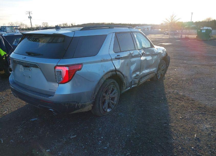 Photo 4 of 2021 Ford Explorer XLT (VIN 1FMSK8DH9MGC10364)
