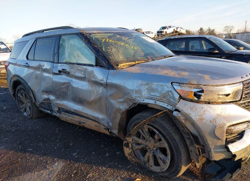 Photo 6 of 2021 Ford Explorer XLT (VIN 1FMSK8DH9MGC10364)