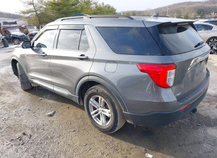 Photo 3 of 2022 Ford Explorer XLT (VIN 1FMSK8DH9NGA87893)