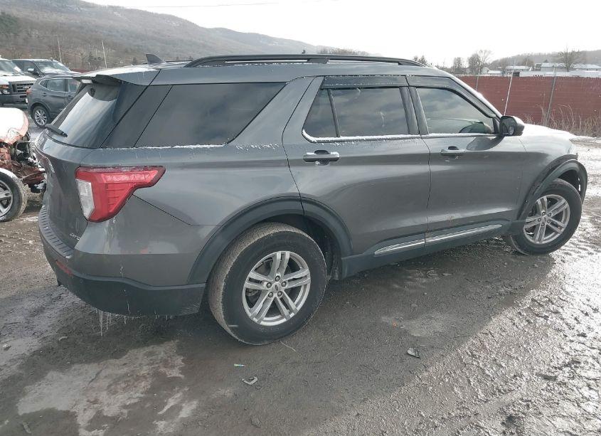 Photo 4 of 2022 Ford Explorer XLT (VIN 1FMSK8DH9NGA87893)