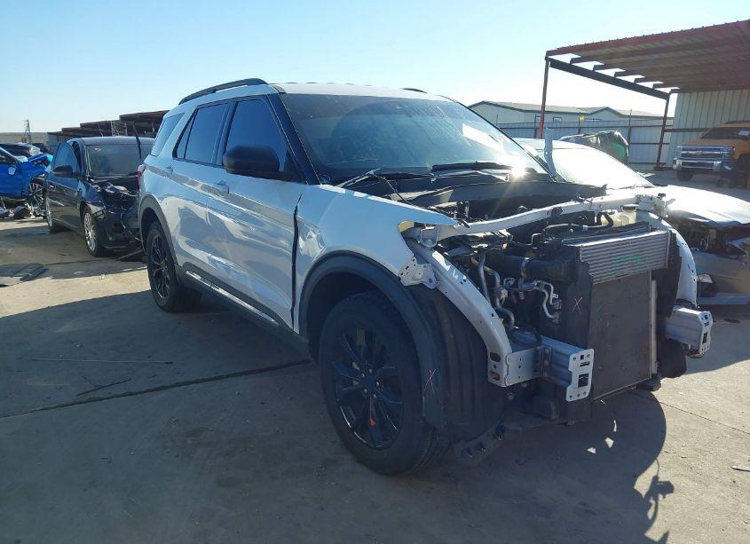2022 Ford Explorer XLT (VIN 1FMSK8DH9NGA99851) main photo