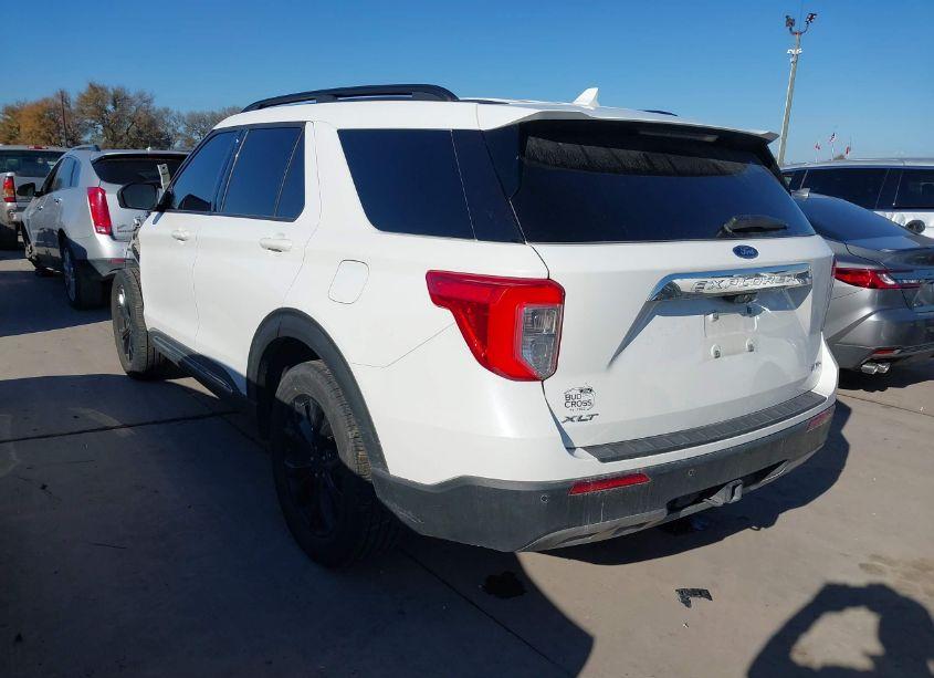 Photo 3 of 2022 Ford Explorer XLT (VIN 1FMSK8DH9NGA99851)