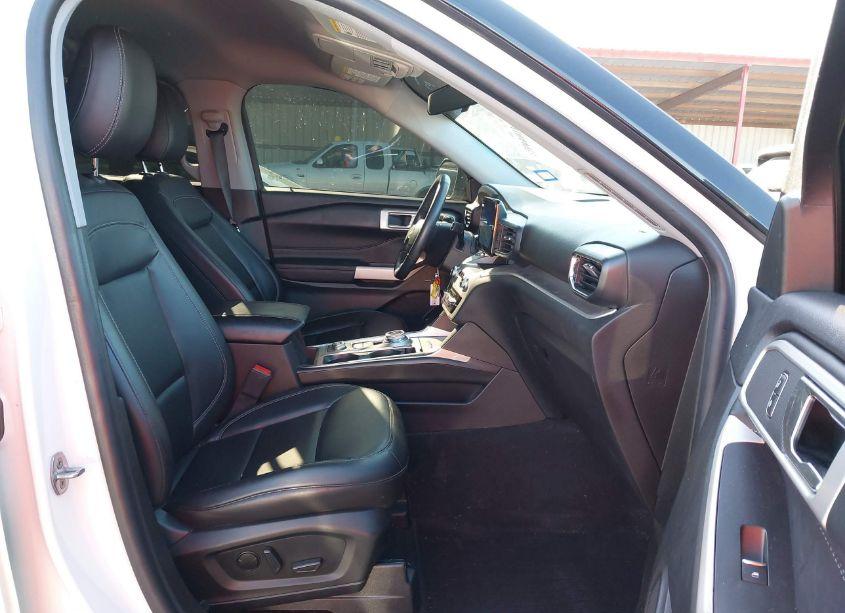 Photo 5 of 2022 Ford Explorer XLT (VIN 1FMSK8DH9NGA99851)