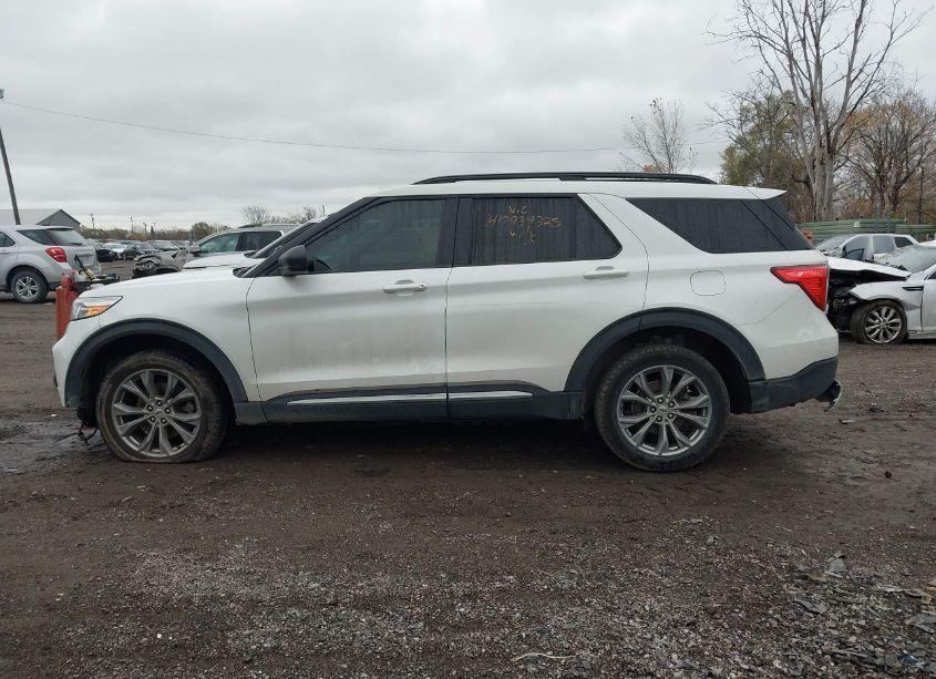 Photo 14 of 2022 Ford Explorer XLT (VIN 1FMSK8DH9NGB42598)
