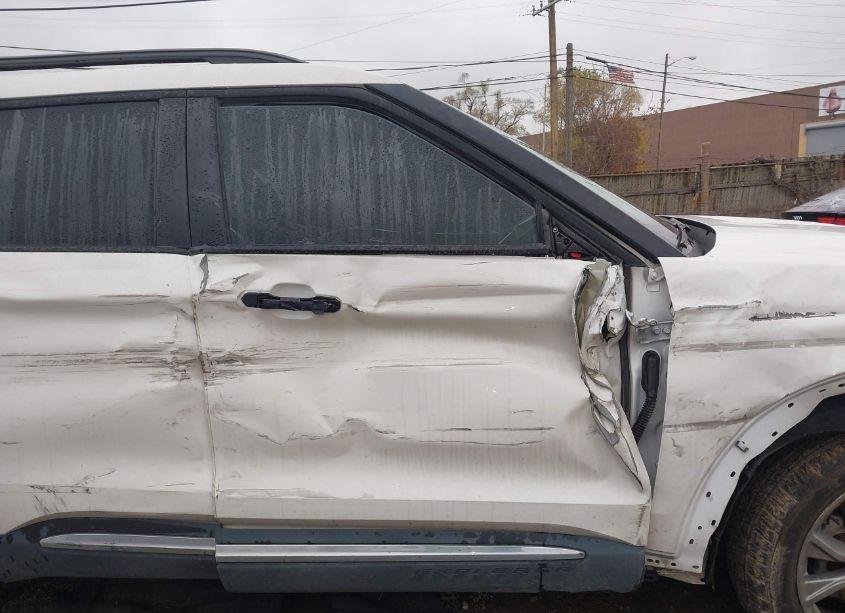 Photo 5 of 2022 Ford Explorer XLT (VIN 1FMSK8DH9NGB42598)