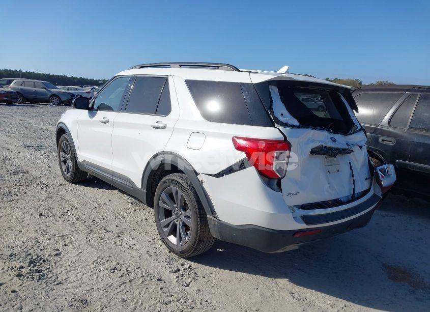 Photo 3 of 2023 Ford Explorer XLT (VIN 1FMSK8DH9PGA76962)