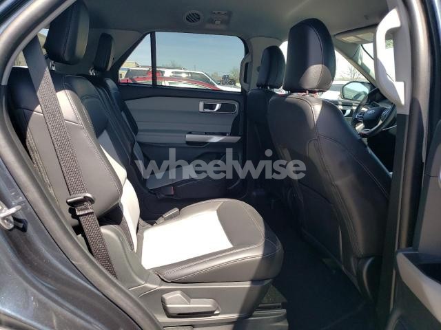 Photo 7 of 2024 FORD EXPLORER XLT (VIN 1FMSK8DH9RGA51899)