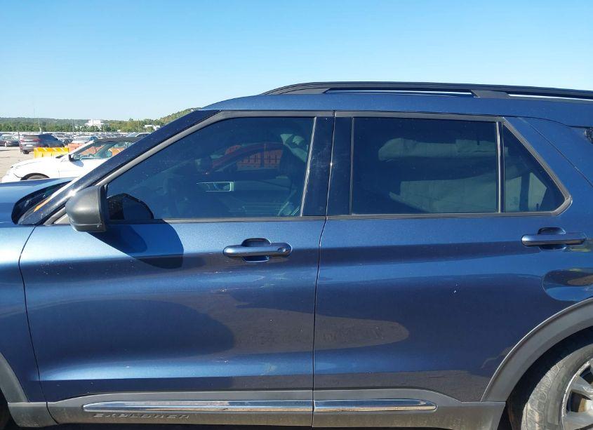 Photo 14 of 2020 Ford Explorer XLT (VIN 1FMSK8DHXLGA53393)