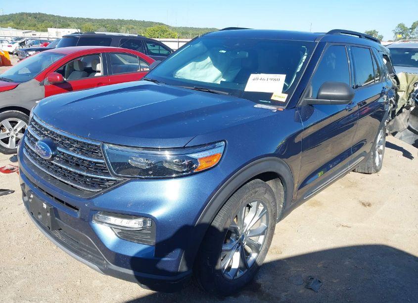 Photo 2 of 2020 Ford Explorer XLT (VIN 1FMSK8DHXLGA53393)