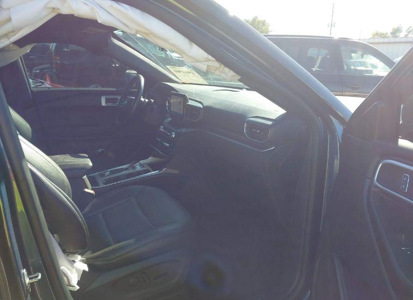 Photo 5 of 2020 Ford Explorer XLT (VIN 1FMSK8DHXLGA53393)