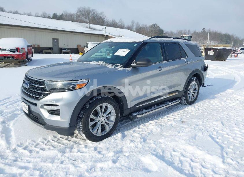 Photo 2 of 2020 Ford Explorer XLT (VIN 1FMSK8DHXLGB20056)