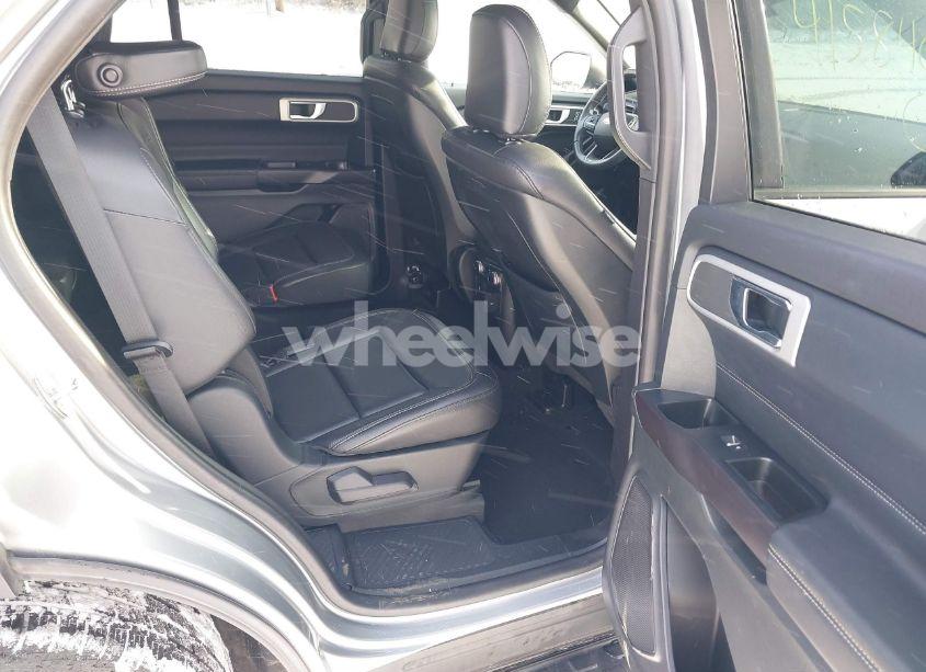 Photo 8 of 2020 Ford Explorer XLT (VIN 1FMSK8DHXLGB20056)