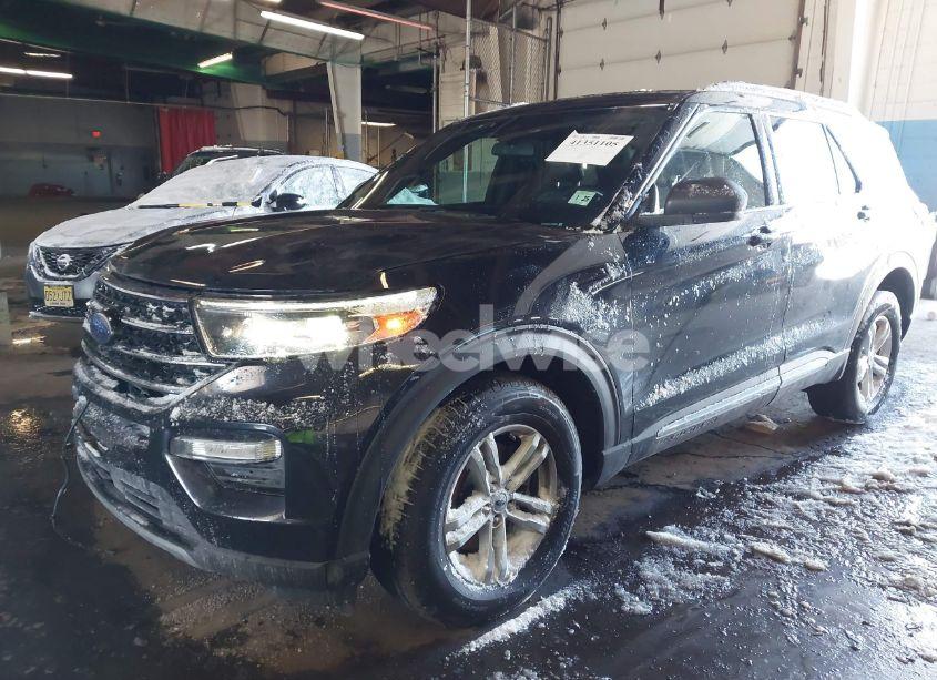 Photo 2 of 2020 Ford Explorer XLT (VIN 1FMSK8DHXLGB32305)