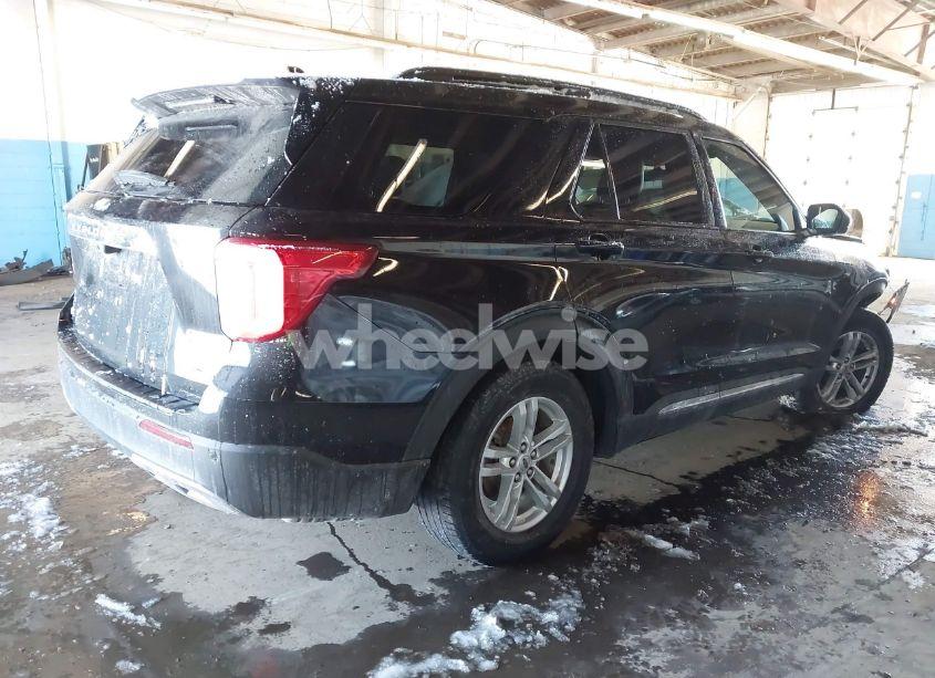 Photo 4 of 2020 Ford Explorer XLT (VIN 1FMSK8DHXLGB32305)