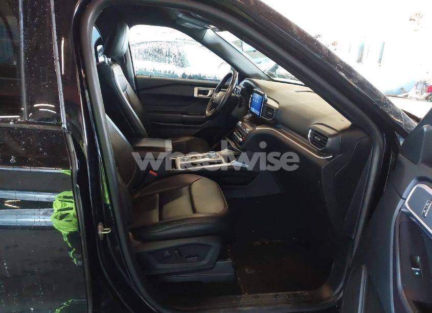 Photo 5 of 2020 Ford Explorer XLT (VIN 1FMSK8DHXLGB32305)