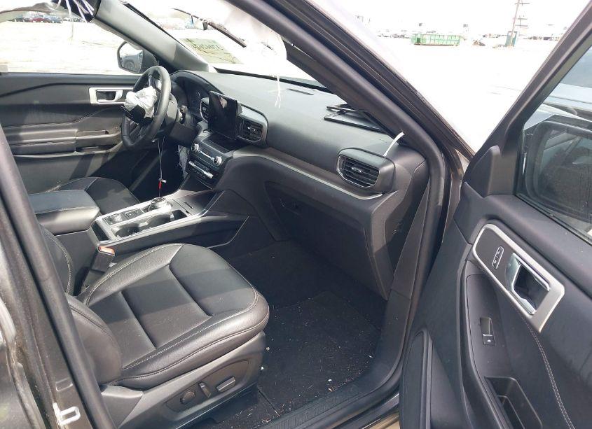 Photo 5 of 2020 Ford Explorer XLT (VIN 1FMSK8DHXLGB88065)