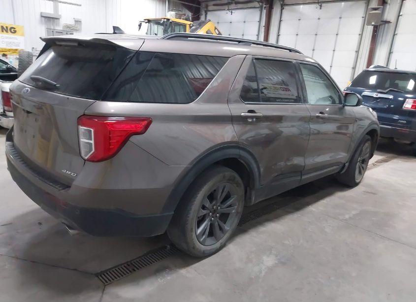 Photo 4 of 2021 Ford Explorer XLT (VIN 1FMSK8DHXMGA49703)