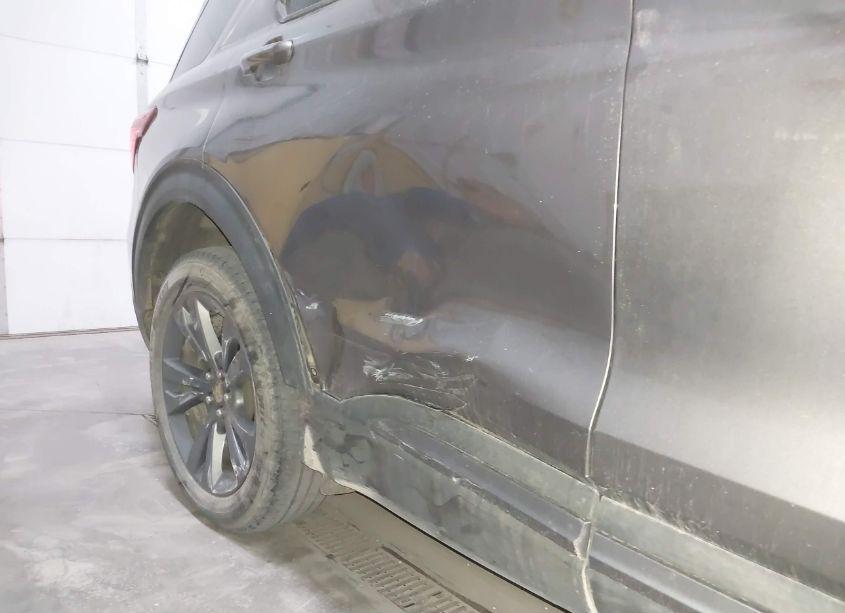 Photo 6 of 2021 Ford Explorer XLT (VIN 1FMSK8DHXMGA49703)