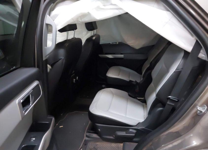 Photo 8 of 2021 Ford Explorer XLT (VIN 1FMSK8DHXMGA49703)