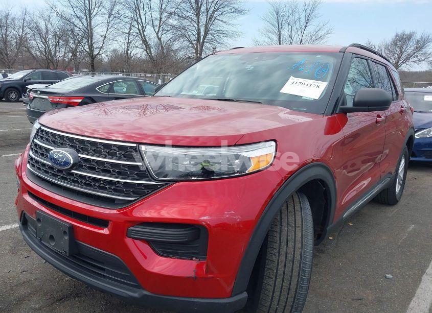 Photo 2 of 2021 Ford Explorer XLT (VIN 1FMSK8DHXMGA54397)