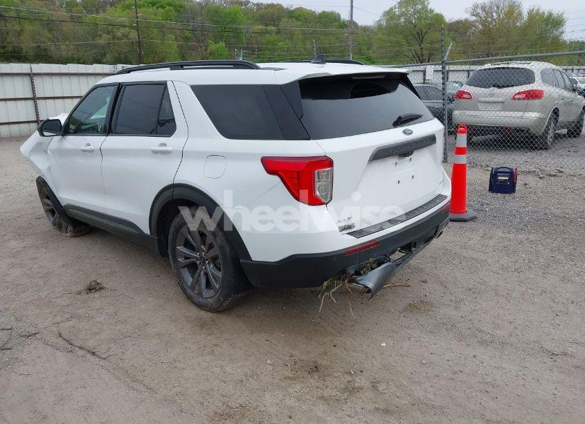 Photo 3 of 2021 Ford Explorer XLT (VIN 1FMSK8DHXMGA89778)