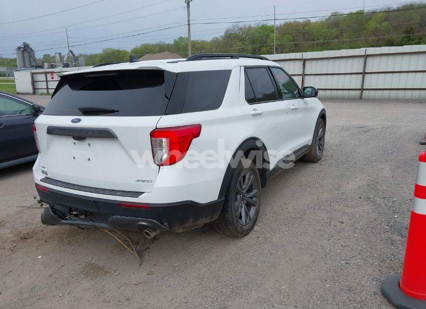 Photo 4 of 2021 Ford Explorer XLT (VIN 1FMSK8DHXMGA89778)