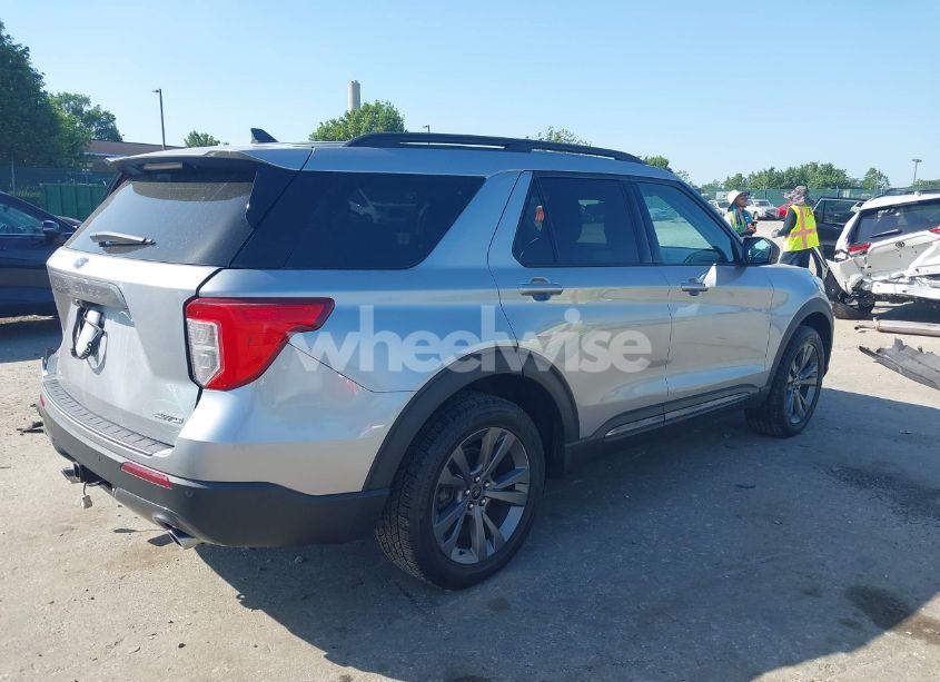 Photo 4 of 2021 Ford Explorer XLT (VIN 1FMSK8DHXMGA90316)