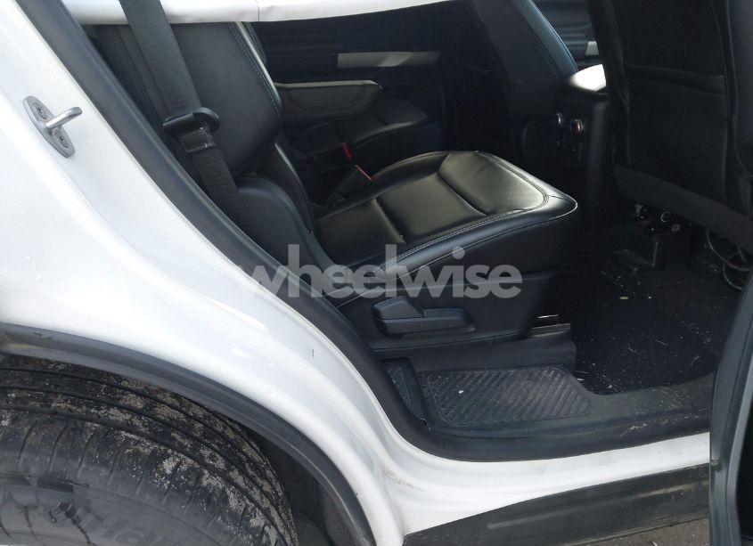 Photo 8 of 2021 Ford Explorer XLT (VIN 1FMSK8DHXMGB75835)